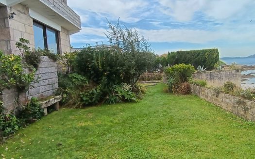 Chalet independiente en venta en Cabo Estai