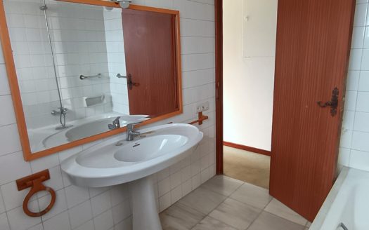 Chalet independiente en venta en Cabo Estai